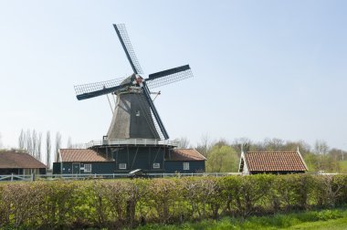 tarihi ahşap mill kırsal kesimde gördüm