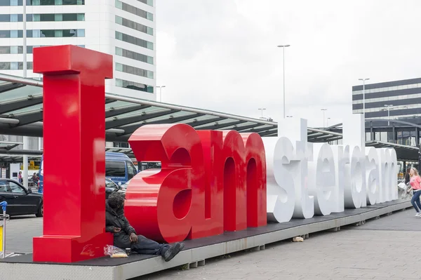 Schiphol airport control tower with I am Amsterdam sign — Stock Photo, Image