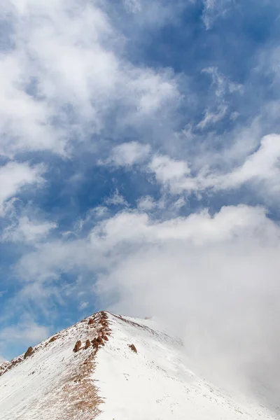 Winter Mountain Range Blue Sky Background Copy Space — Stock Fotó