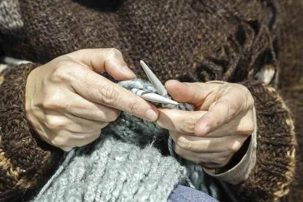 Knitting lesson — Stock Photo, Image