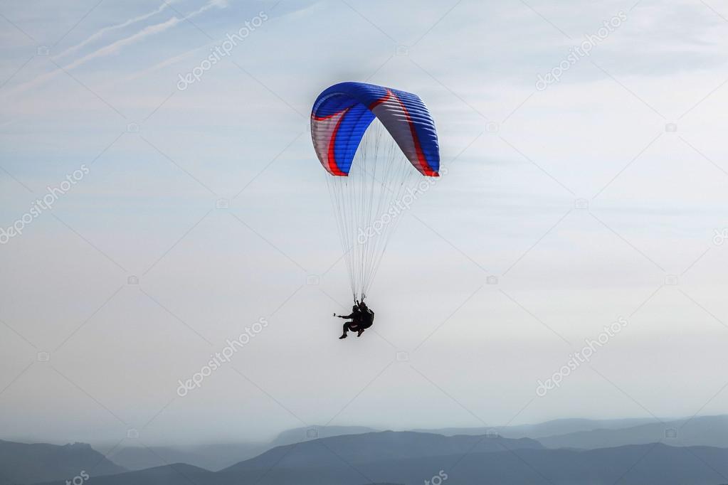 Biplane paragliding