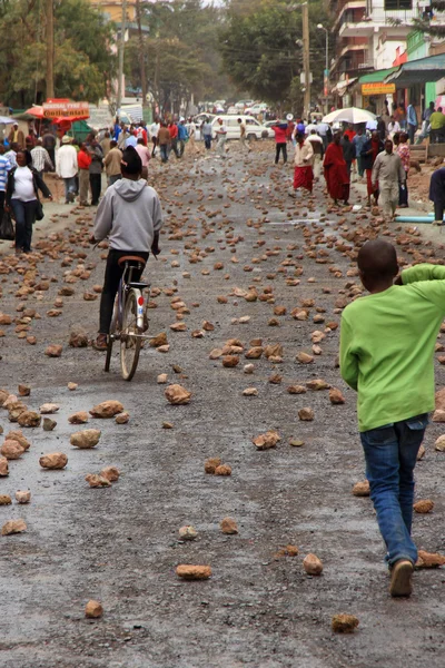 Sokak taş ile bisiklet sürme — Stok fotoğraf