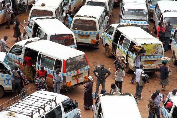 Ugandenses no Taxi Park — Fotografia de Stock