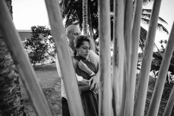 Ett Ungt Vackert Par Kär Promenad Golfklubb Tropisk Dominikanska Republiken — Stockfoto