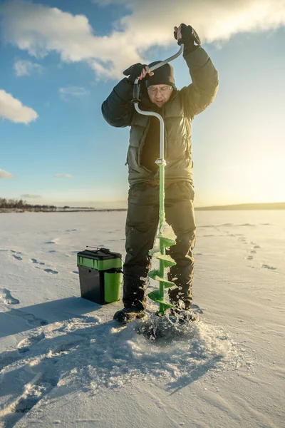 Fisherman Fishing Hole Large Frozen Lake Sunny Day Joy Winter — Stockfoto