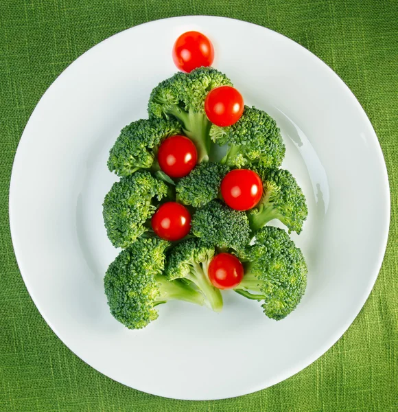 Christmas tree made from broccoli — Stock Photo, Image