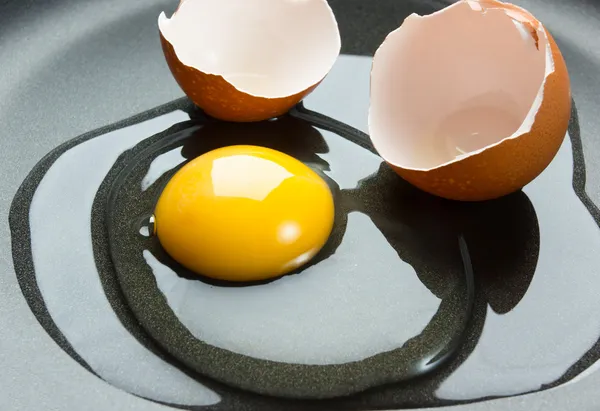 Яйце з оболонки — стокове фото