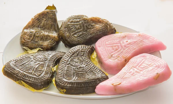 ünlü yiyecek-cudweed ot kuih