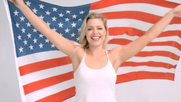 Bandeira dos EUA voando em super câmera lenta — Vídeo de Stock