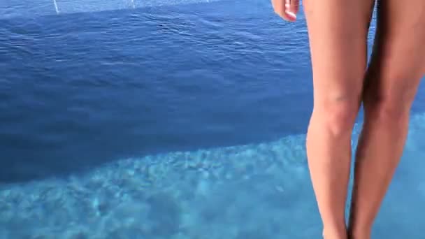 Woman plunging — Stock Video