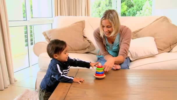 Little boy playing with mother — Stock Video