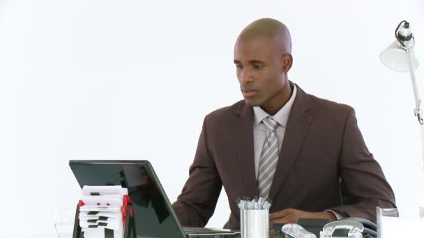 Businessman concentrating on his laptop — Stock Video