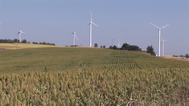 環境にやさしいエネルギー風力タービン — ストック動画