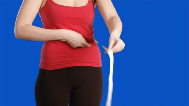 Imágenes de pantalla azul de una mujer haciendo ejercicio — Vídeo de stock