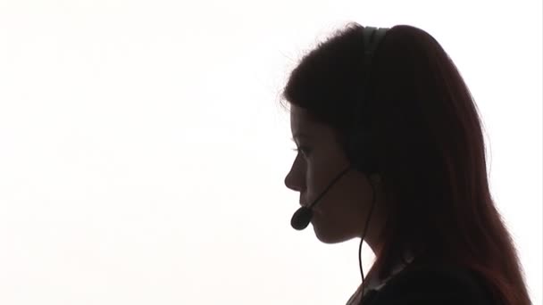 Close up van vrouw op headset — Stockvideo