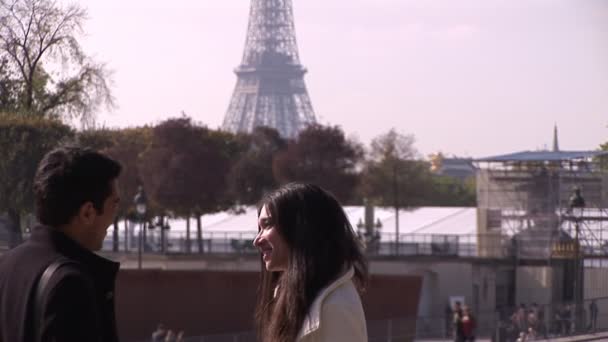 Turister i paris — Stockvideo