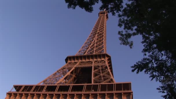 Der Eiffelturm in Frankreich — Stockvideo