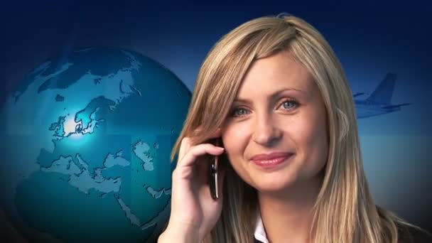 Donna d'affari che fa una telefonata — Video Stock