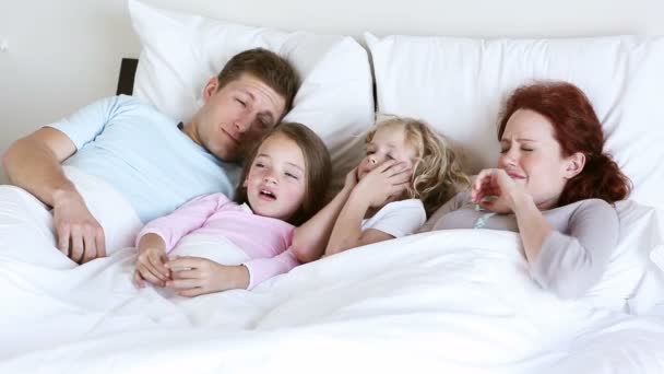 Famiglia svegliarsi — Video Stock