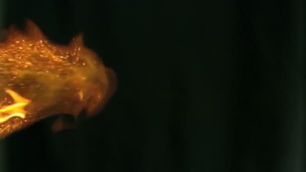 Süper ağır çekim yanan ateşi — Stok video