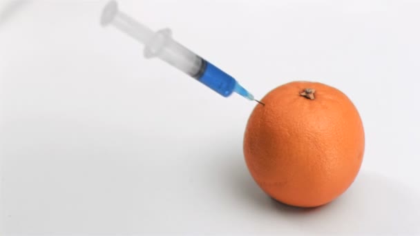 Naranja en cámara súper lenta siendo modificada — Vídeo de stock