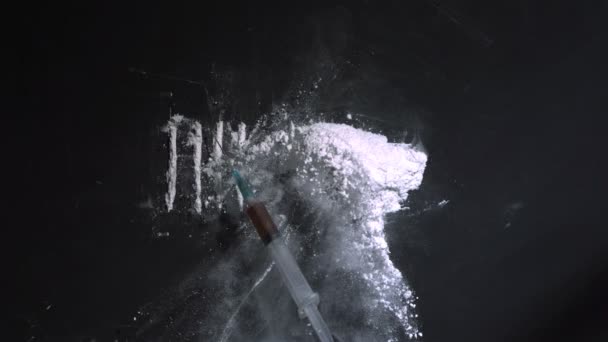 Needle falling on drug powder — Stock Video