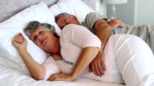 mature sleep video Get wife to try a threesome story