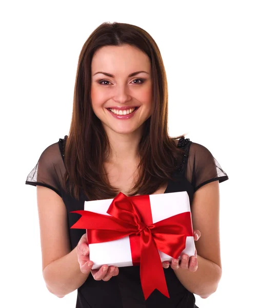 Vrouw met geschenkdoos — Stockfoto