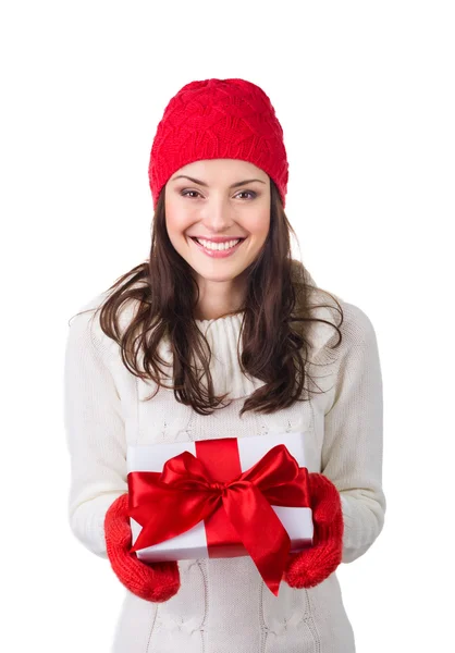 Giftbox kadınla Noel — Stok fotoğraf
