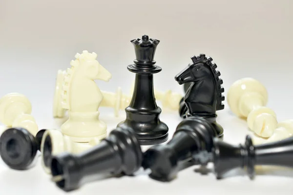 Obrázku Šachové Figurky Královna Černý Rytíř Stojí Kulaté Pěšáci Jsou — Stock fotografie