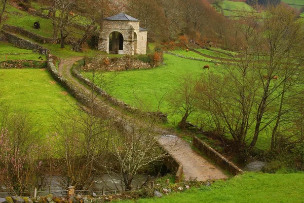 Village chapel — Stock Photo, Image