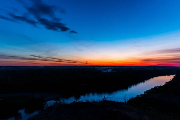 Solnedgång Kvällen Soluppgång Över Floden Morgongryning Sena Kvällen Kvällssolnedgång — Stockfoto