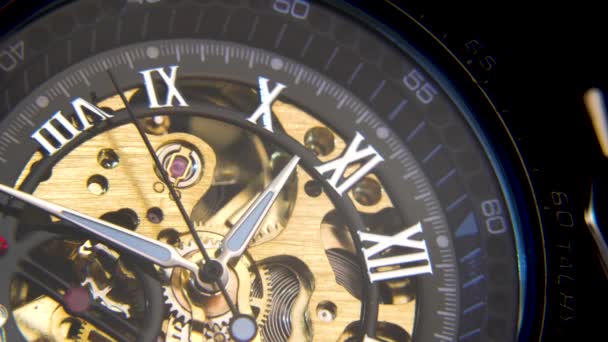 Reloj Mecánico Retro Con Engranajes Abiertos Mechanism Watch Cara Con — Vídeo de stock