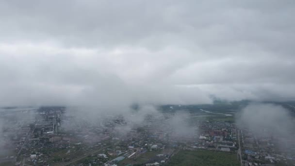 Lecąc Przez Gęste Chmury Deszczowe Chmury Niebie Cumulus Chmury Meteorologia — Wideo stockowe