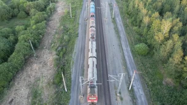 Szénvonat Antennája Egy Teherautóval Vagy Vasúti Kocsival Felszerelt Villamos Mozdony — Stock videók