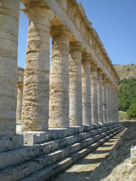 O templo dórico de Segesta na Sicília, Itália — Fotografia de Stock