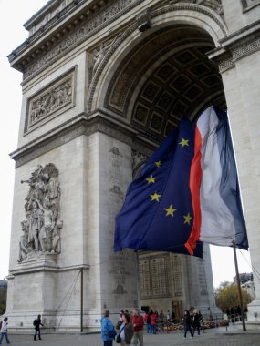 Zafer Takı, Paris, Fransa