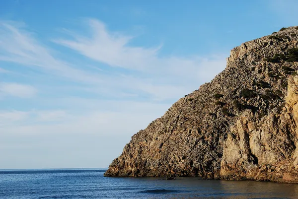 La baia e la spiaggia di Caletta di Cala Domestica nella zona del Sulcis in Sardegna — Foto Stock
