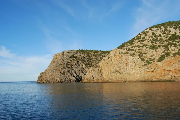 Záliv a caletta pláž cala domestica v sulcis oblasti Sardinie, Itálie — Stock fotografie