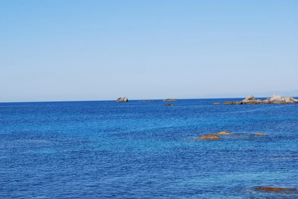 Vista do belo mar de Villasimius, na Sardenha, Itália — Fotografia de Stock