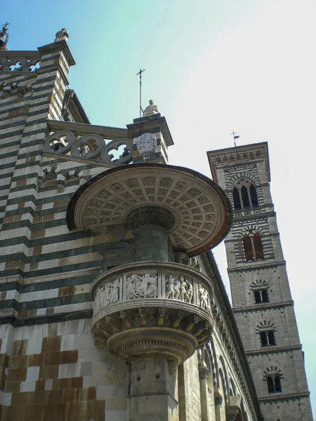 Prato (toskana, italien) - Kathedrale, die externe Kanzel von donatello — Stockfoto