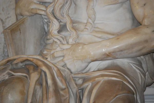 Статуя Моисея, Микеланджело, Сан-Пьетро в Винколи, Рим, Италия — стоковое фото