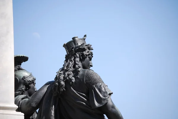 Памятник Камилло Бенсо ди Кавур на площади Пьяцца Кавур, Рим, Италия — стоковое фото