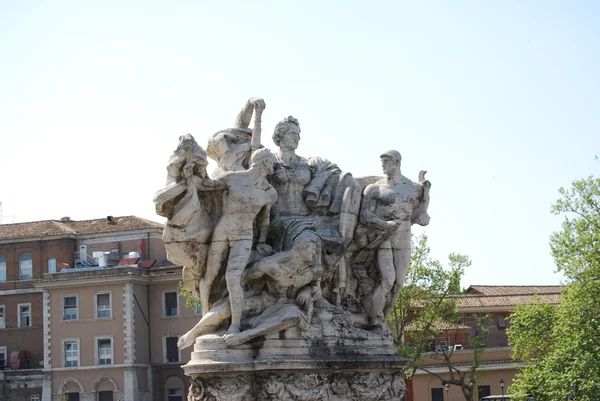 Sculpture at Vittorio Emanuele II Bridge, Rome, Italy — Stock Photo, Image
