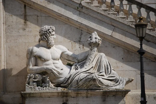 Piazza del campidoglio, Roma, Neptün'ün heykeli Telifsiz Stok Imajlar