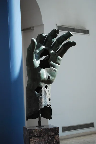 Colossal hand of Constantine in Capitoline Museum, Rome, Italy — Stock Photo, Image