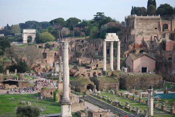 Vacker utsikt över forum Romanum i Rom — Stockfoto