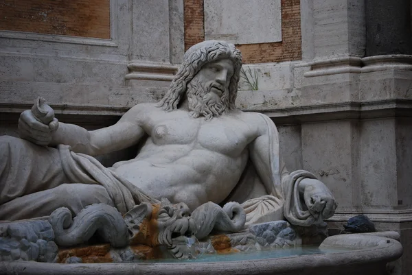 Staty av Neptunus på fontänen, Rom, Italien — Stockfoto