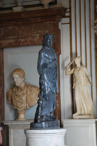 Dentro de una de las salas de los Museos Capitolinos de Roma —  Fotos de Stock