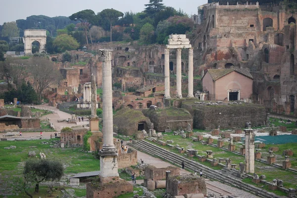 Prachtig uitzicht op het forum Romanum in rome — Stockfoto